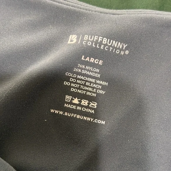 L Buffbunny Twist Curve Bra - Picture 3 of 3